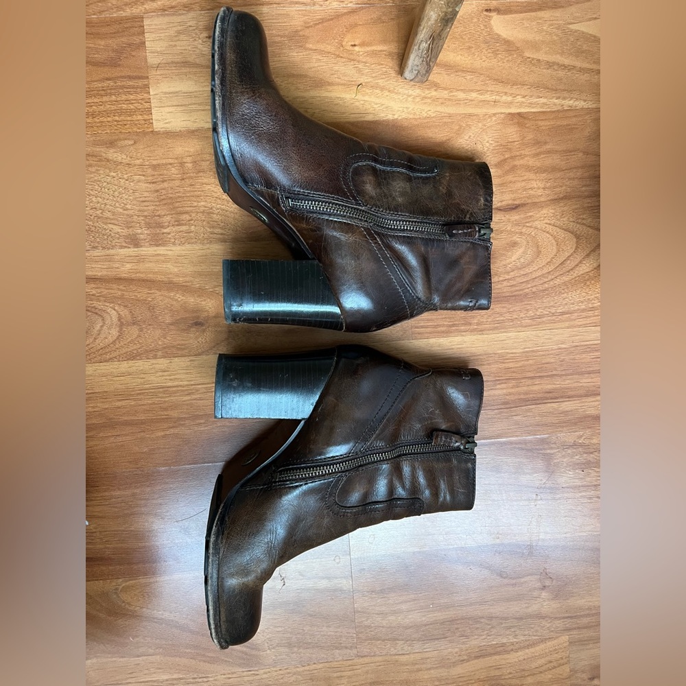 Frye boots, size 9.5 cognac - Picture 5 of 8